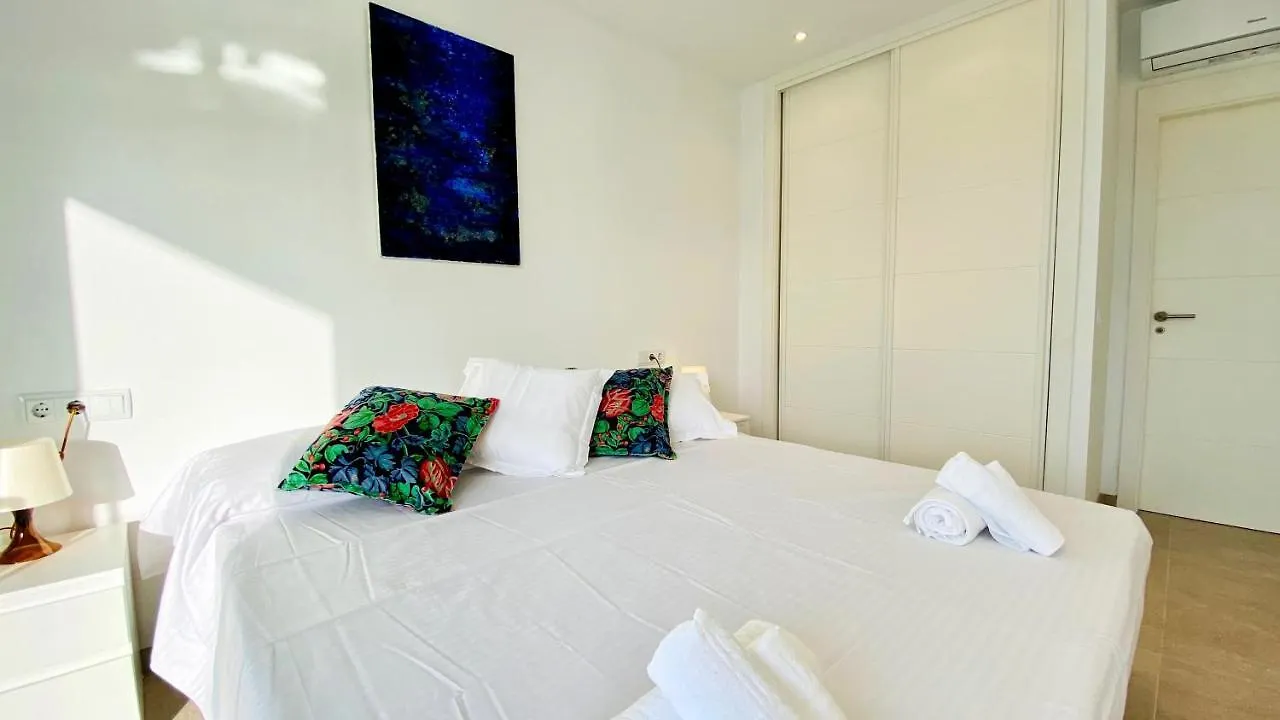Mirador Blue - Penthouse Apartments With Roof Terrace Cala de Sant Vicenc 0*,